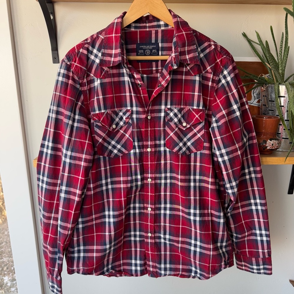 American Eagle Red Navy Plaid Vintage Fit Western Snap Close Cotton Poplin Shirt